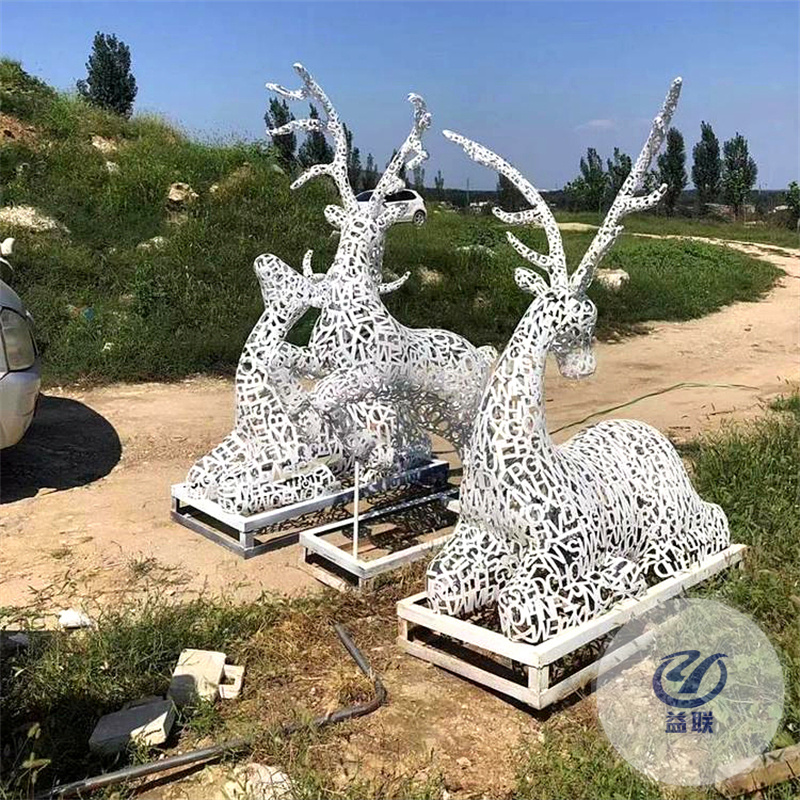 大型不銹鋼雕塑定制地產(chǎn)景觀月亮戶外園林抽象鹿白鋼異形鏡面擺件