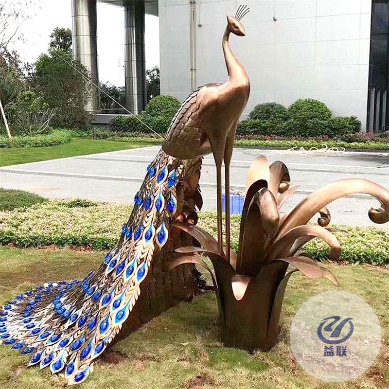 大型戶外不銹鋼月亮鏡面雕塑發(fā)光鏤空圓環(huán)噴霧流水景觀金屬大擺件